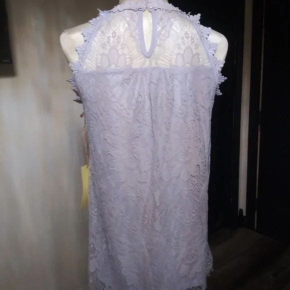 SOLD Light lavender lace detail high neck top size small
(paper + tee) - Picture 16 of 16